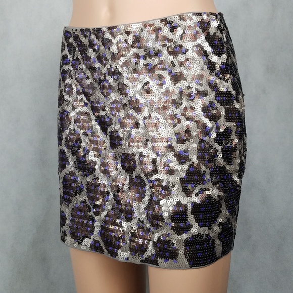 NWT Express Sequin Mini Skirt Size XS Party Club Cocktail Gray Purple Silver - Picture 1 of 6